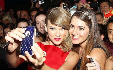 10 Ridiculously Cool Things Taylor Swift Has Done For Her Fans
