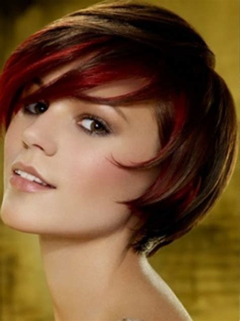 Vivid brows of a saturated color make the face visually younger. 50 Best Short Haircuts For Women To Make You Look Younger ...