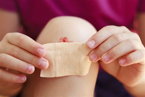 How To Recognize And Treat Infected Wounds University Health News