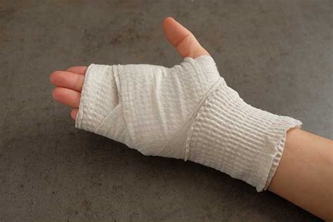 How To Make A Bandage The Definitive Guide To Improvised Bandaging