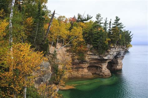 Breathtaking Fall Color Photos From Michigans Pictured Rocks Up