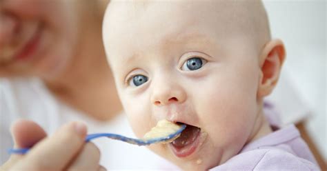 Bei den meisten babys bricht das erste zähnchen im alter von sechs bis acht monaten durch, in der regel ist es einer der unteren schneidezähne. 36 HQ Images Ab Wann Bekommen Baby Zähne - Wann kommen die ...