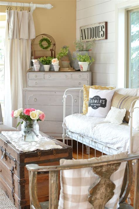 Simple Ways Decorate For Spring On A Budget Shabby Chic Bedrooms