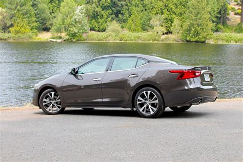 2016 Nissan Maxima Platinum Review Photos Specs More Digital Trends