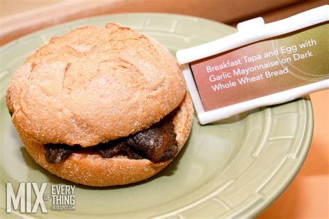 New Featured Food Items At Starbucks And Their New Breakfast