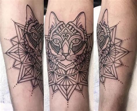 28 Best Geometric Cat Tattoo Designs Page 5 Of 7 The Paws