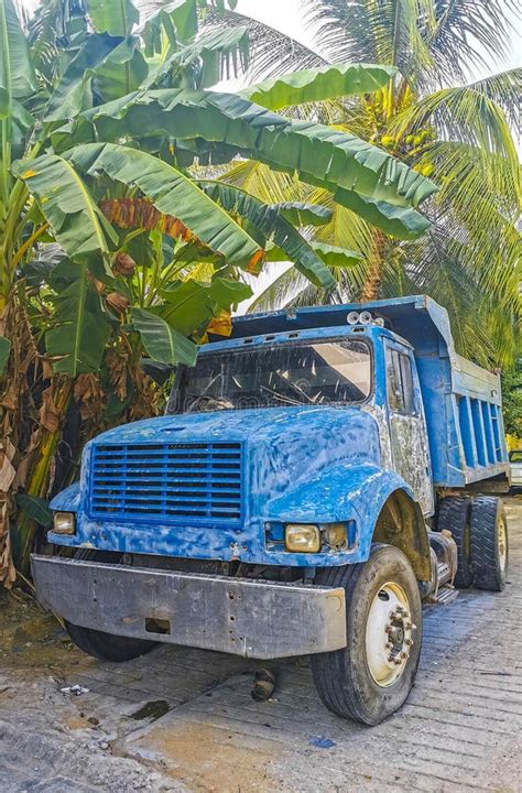 Mexican Trucks Cargo Transporter Delivery Cars In Puerto Escondido