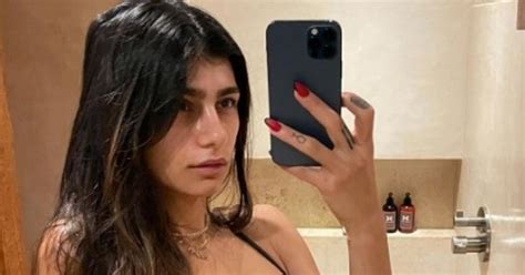 Mia Khalifa Dons Tiny Underwear To Expose ‘truth Behind Instagram