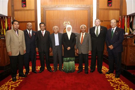Syarat kelayakan ahli spr ialah : PAKMUSS: Gambar Ahli Dewan Negara Yang Mewakili Pakatan Rakyat