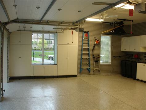 Creates vibrant and unique designs that can be customized in many ways. Upgrade the look of your garage with a decorative epoxy flooring! Want to know more? CALL us ...