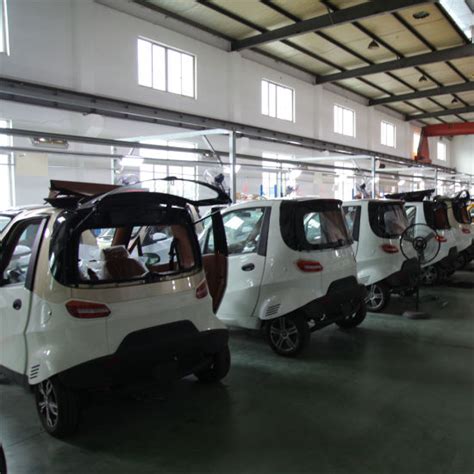 China New Design Long Range Small Electric Cars For Sale China