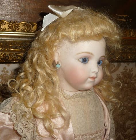 Fabulous Antique Blond Mohair Doll Wig In Rare Style Doll Wigs