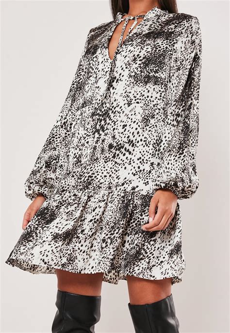 Grey Leopard Print Keyhole Frill Hem Smock Dress Missguided