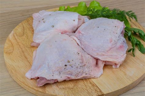 Heres What Causes Red Spots On Chicken Breasts Or Thighs Cuisine Seeker