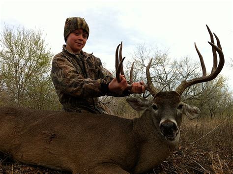 South Texas Trophy Whitetail Hunts Large Whitetail Deer Trophy Buck
