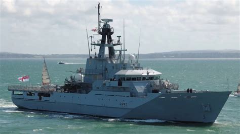 Royal Navys Largest Offshore Patrol Vessels Hms Clyde P257 Full