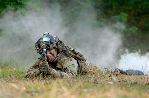 Us Army Sniper School Graduates First Woman