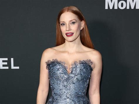 jessica chastain admits to throwing up in her mouth before onstage kiss with a costar it was a