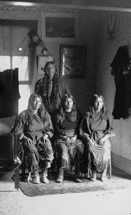 Quanah Parker And Three Wives Comanche 1892 Quanah Native American History Native