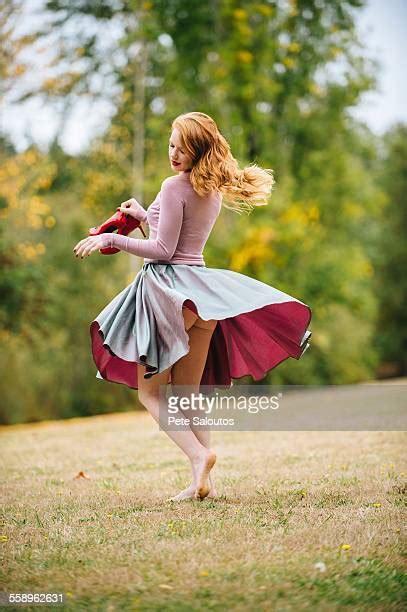 Lift Her Skirt Photos Et Images De Collection Getty Images