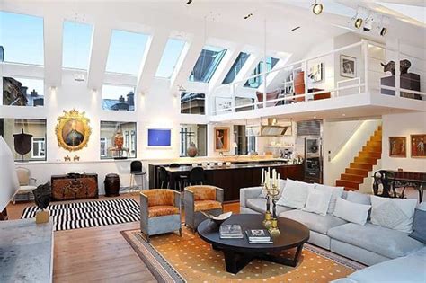 Open Plan Loft With Amazingly High Ceilings