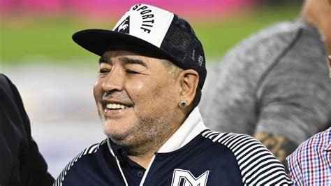 Argentina Soccer Legend Diego Maradona Dead At 60 Yardbarker