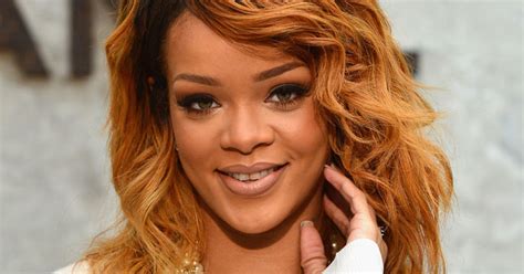 Rihanna Wins Lawsuit Against Topshop Over Unauthorized T Shirt Cbs San Francisco