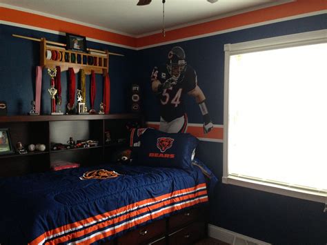 Your furry family member can share in the celebration and exhilaration of game day in team style with this. My son's Chicago Bears Bedroom | Room ideas bedroom ...