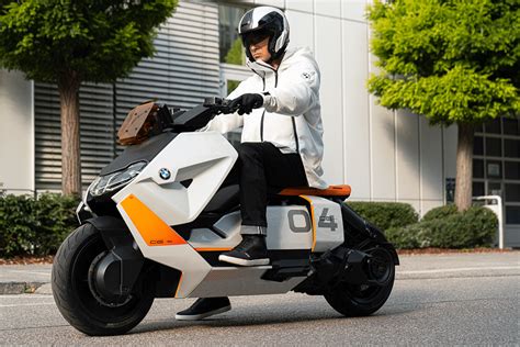 Bmws New Ce 04 Electric Scooter Is A City Commuters Dream Ride Man