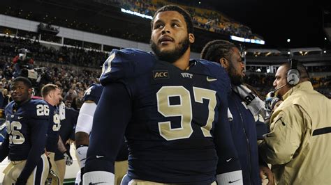 Where was aaron donald born? Binnology: Aaron Donald Height / Aaron Donald Stats, News ...