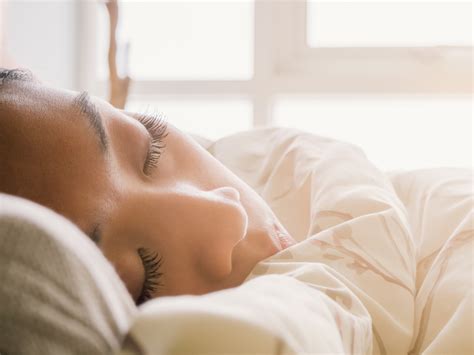 Sleeping In The Nude Helps Has Multiple Health Benefits