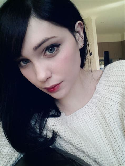 32 Hq Pictures Black Hair And Pale Skin Beautiful Woman Black Hair
