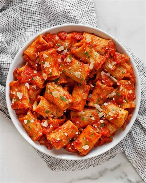 Easy Rigatoni Pasta And Tomato Sauce Canned Tomatoes Last Ingredient