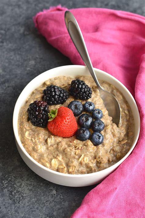 Meal prep this protein overnight oats recipe in less than 10 minutes for a macro balanced, healthy breakfast all week long! Low Calorie Overnight Oats : Strawberry Cheesecake ...