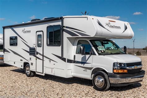 When leveling a class a rv that has hydraulic jacks, you must never let the rear wheels leave the ground. 5 Best Class C RVs In 2021 - RV LIFE