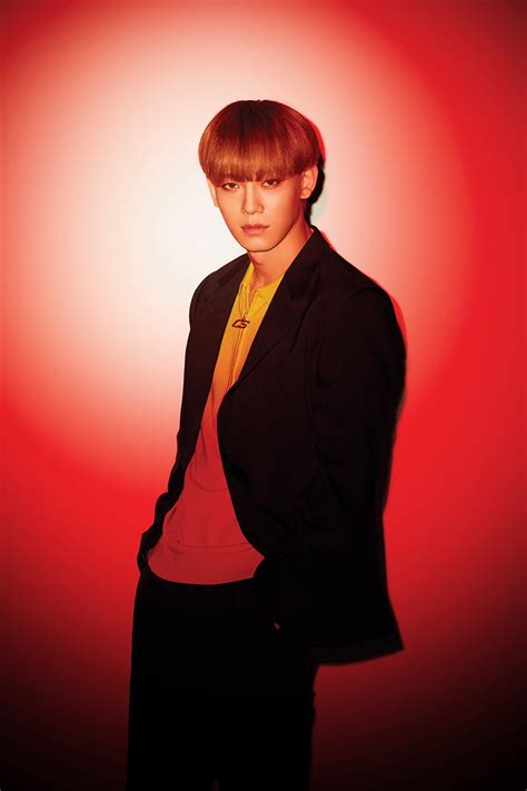 What are your thoughts on. Chen i Xiumin z EXO na indywidualnych zdjęciach ...