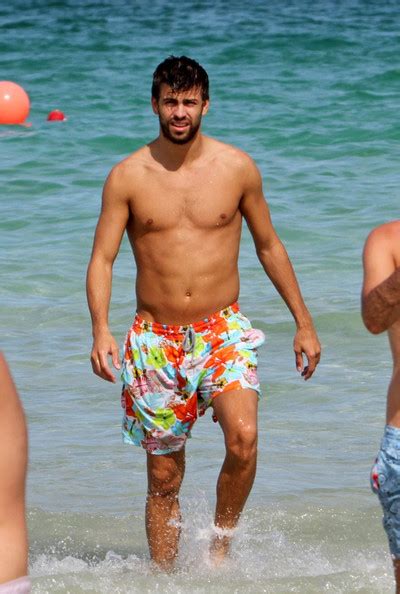 # перевод песни suerte (shakira). Gerard Piqué: Freundin, Vermögen, Größe, Tattoo, Herkunft ...