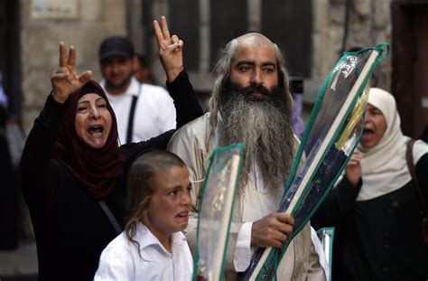 Sephardic Rabbi Says Jews Sparked Temple Mount Violence With Visits