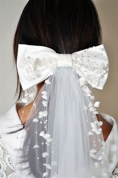 Vintage Wedding Veil Bow Clip Draping Delicate Flowers Etsy Wedding