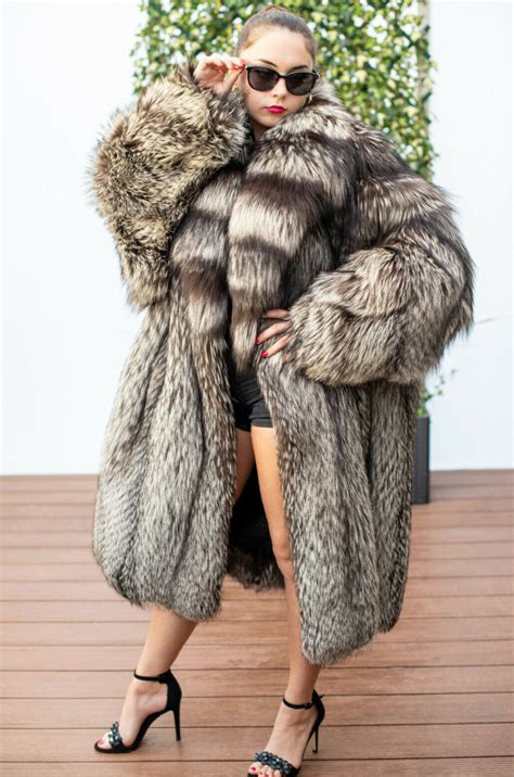 Pin By Stringman On Silver Fox Fur Jacket Women Fur Fashion Fur