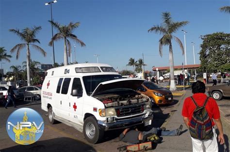 Ambulancia Descompuesta De La Cruz Roja Noticiaspv