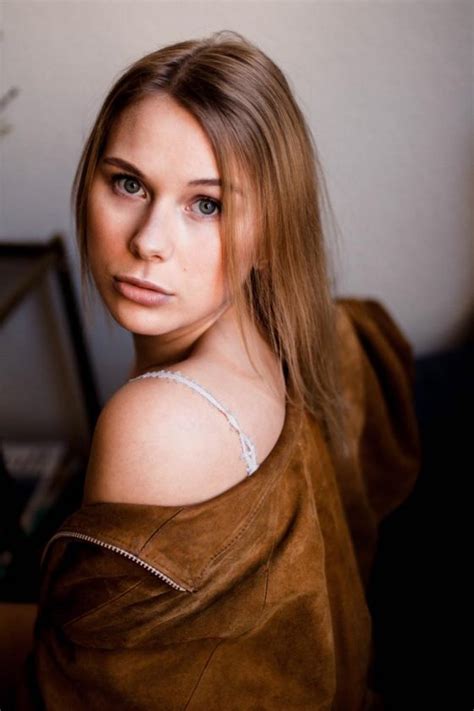 Model Sedcard Von Luisa W Weibliches New Face Fotomodel Deutschland