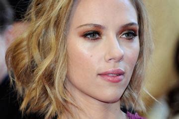 Scarlett Johansson Eyes Color Artist And World Artist News