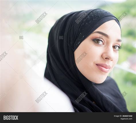Arab Girl Selfie Telegraph