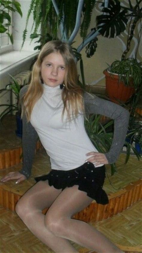 Pin On Young Crossdressers In Pantyhose
