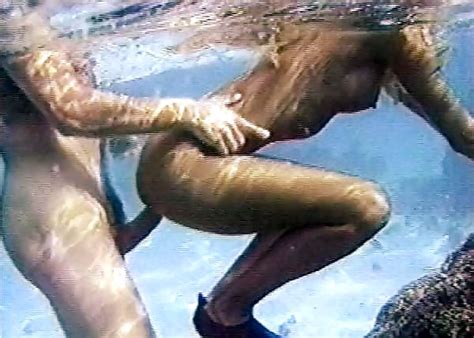 Girls Having Sex In The Water XXX Porn Library