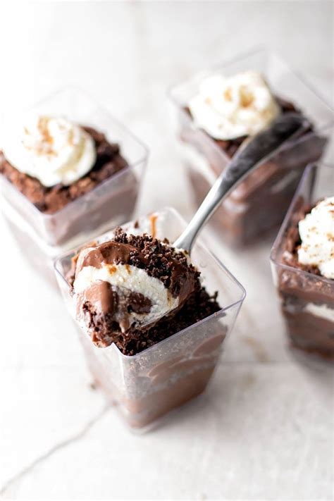 Christmas isn't complete without a christmas pudding, trifle or yule log. The 25+ best Mini dessert cups ideas on Pinterest ...