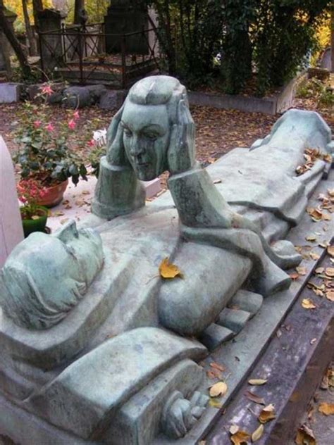 21 Weird But Fascinating Tombstones Klykercom