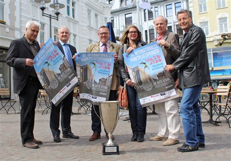 Plakat zum 34. Marktplatzspringen präsentiert - Recklinghausen