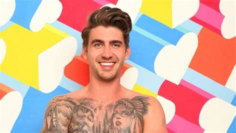 Love Island Contestant Chris Taylors Age Job And Instagram As He